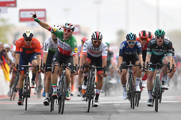 Elia Viviani wns stage five